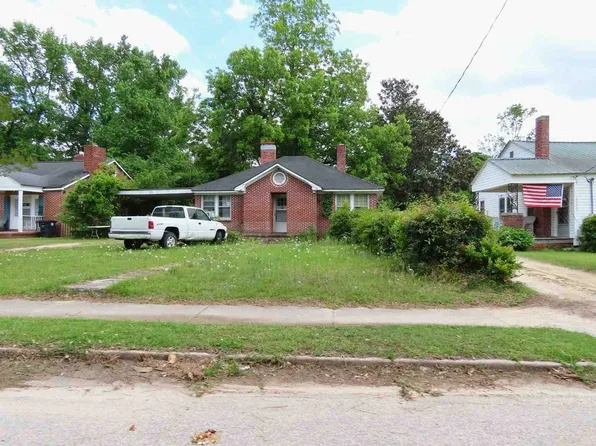 224 Dixon St, Mullins, SC 29574