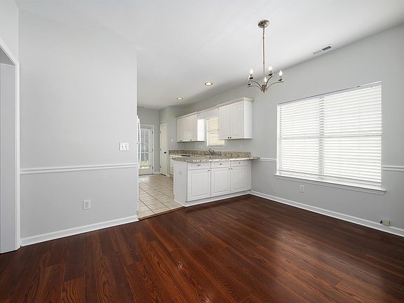 5th image of 7566 Spencer Ln