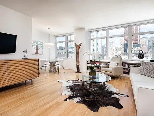 Sold by Sotheby's International Realty | media 1