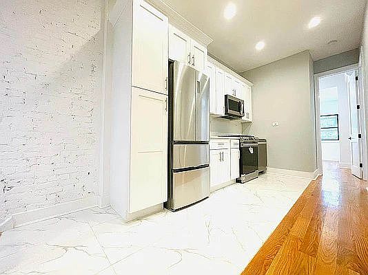 1st image of 490 Chauncey St #1D