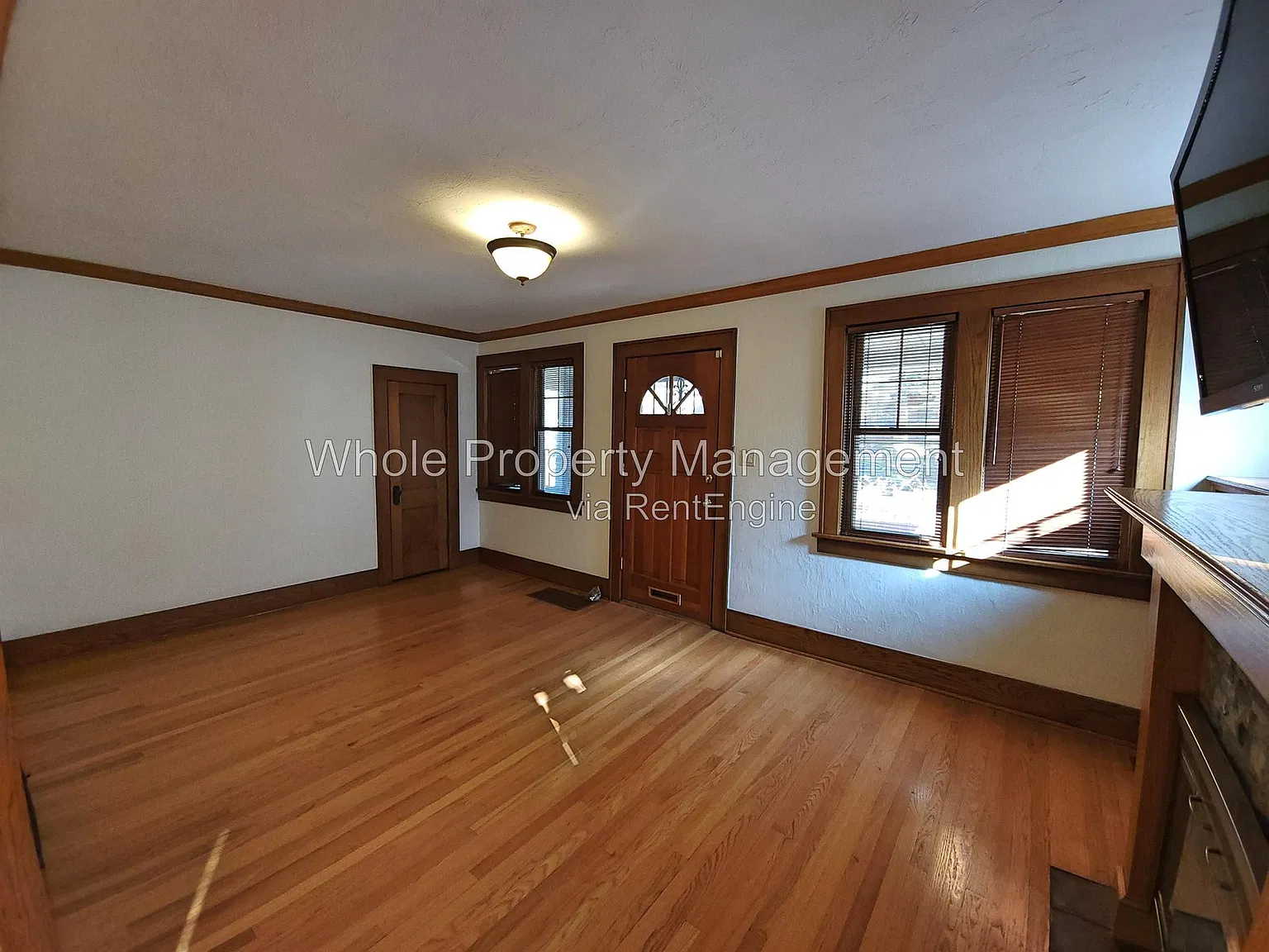 2 bed, 1.0 bath, 1920 sqft, $3,250 — Photo 4