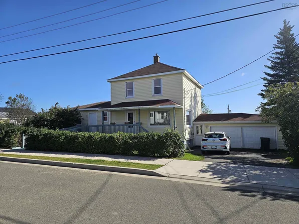 6 Alphonse St, Glace Bay, NS B1A 4A3