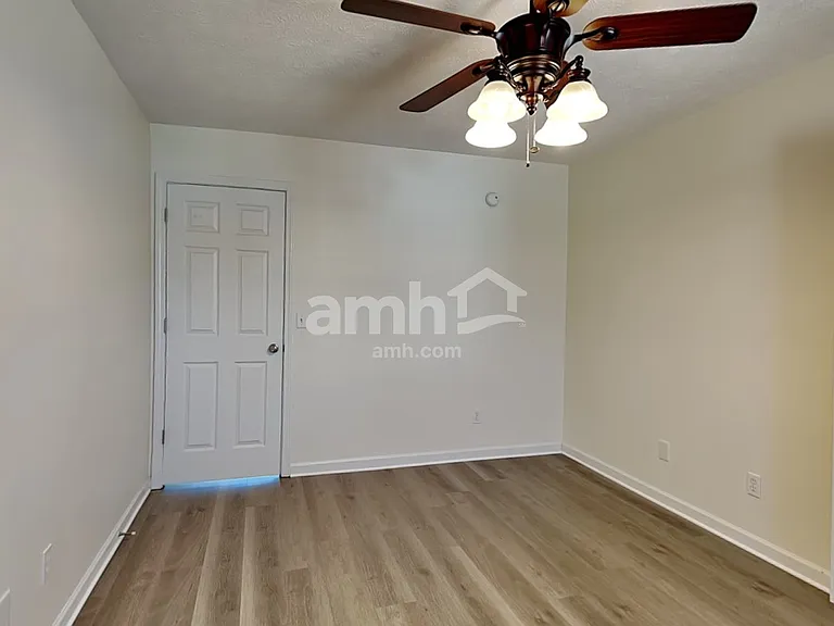 2840 Meadow Gln — Photo 14