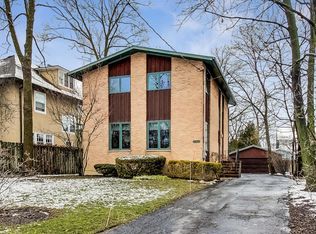 1073 Chatfield Rd, Winnetka, IL 60093