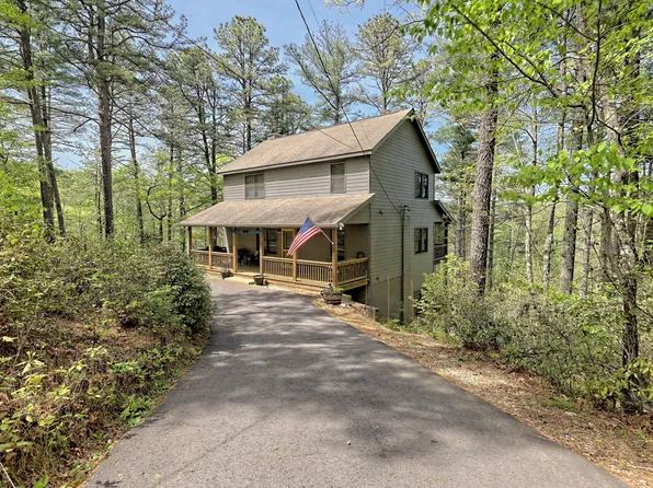 660 Long Mountain Dr, Lakemont, GA 30552