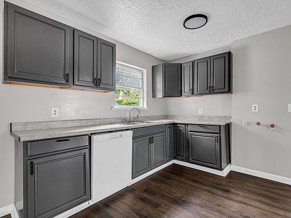 4th image of 487 E Jordan Ave