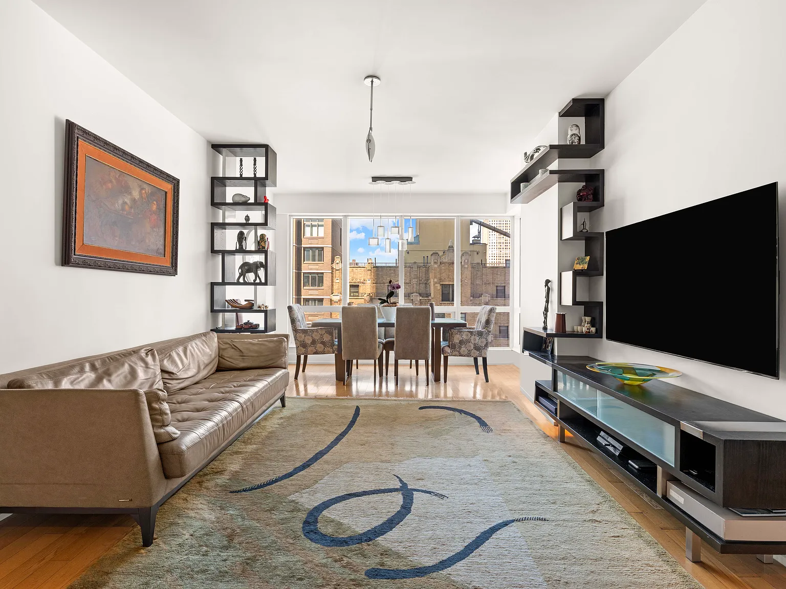 350 W 42nd St — Photo 2