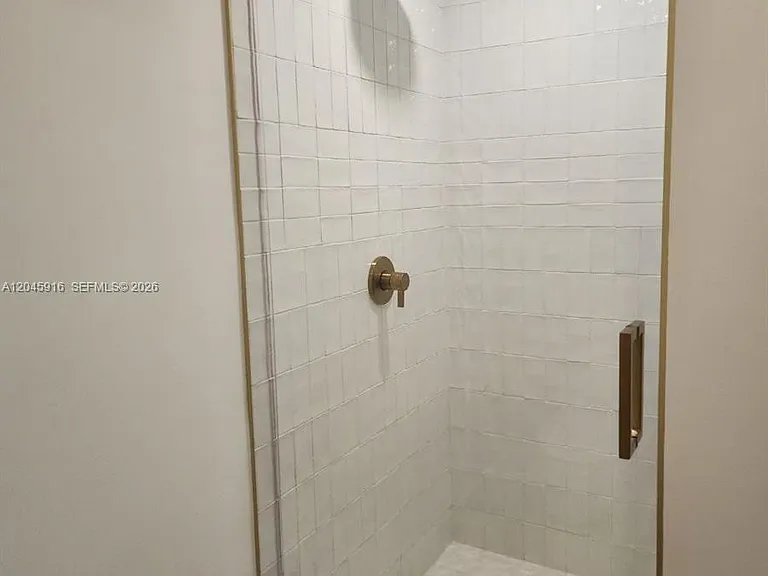 90 NE 32nd #511 — Photo 24
