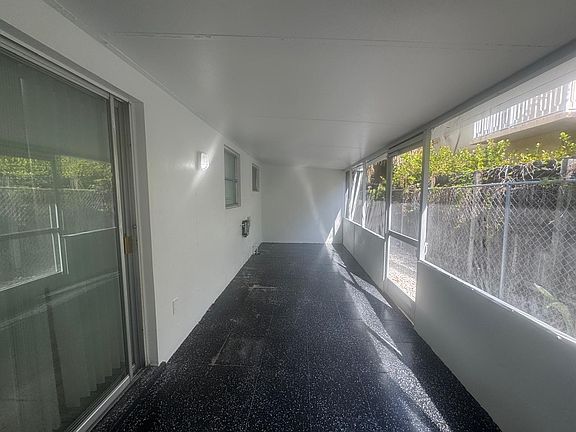 5th image of 2221 Monroe St #0