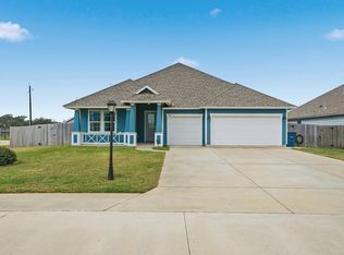 153 Highwood Dr, Rockport, TX 78382