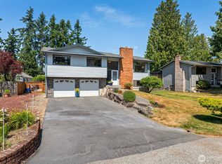 8815 221st Pl SW, Edmonds, WA 98026