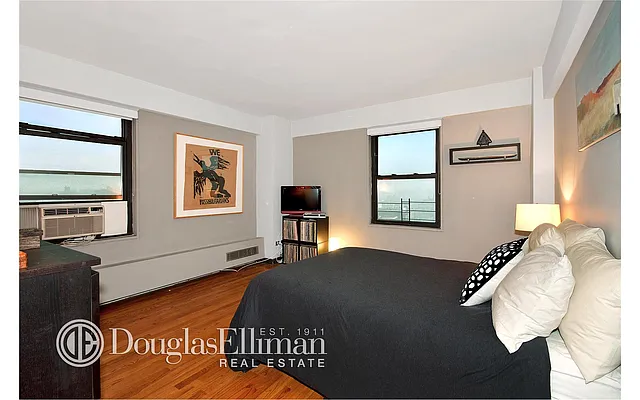 Sold by Douglas Elliman | media 3