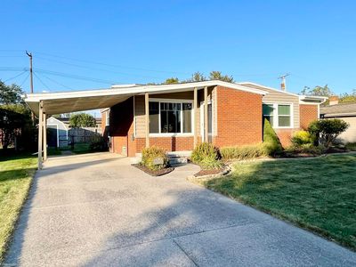 22825 Sunnyside St, Saint Clair Shores, MI, 48080