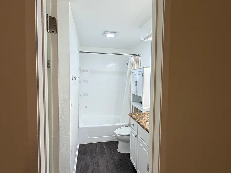 4240 Menlo Ave #5 — Photo 7