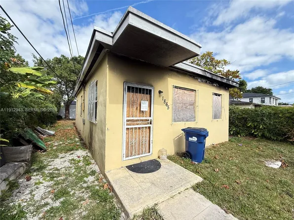 1865 NW 70th St, Miami, FL 33147