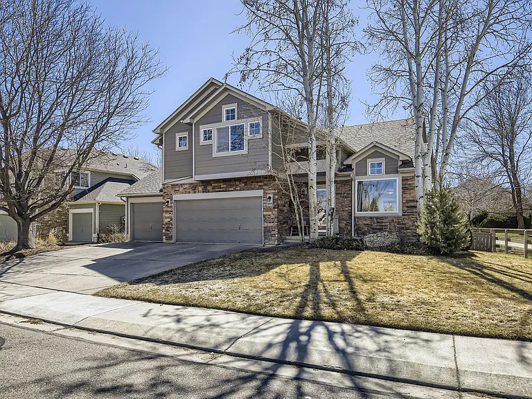 3974 Hawthorne Cir — Photo 27