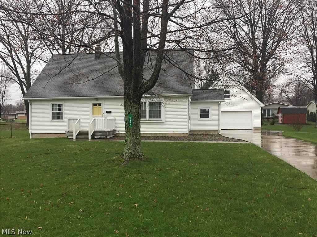 125 Willow Ave photo 1