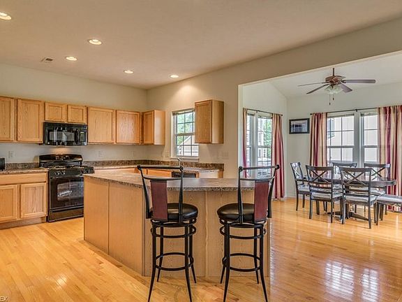 4th image of 4401 Stoneledge Dr