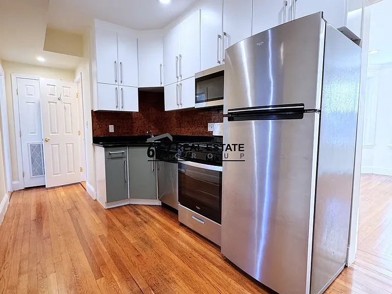73 Thatcher St #302 — Photo 2
