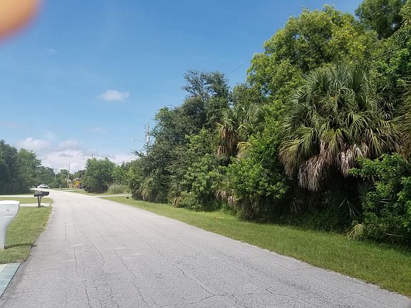 3rd image of 1913 SE South Buttonwood Drive