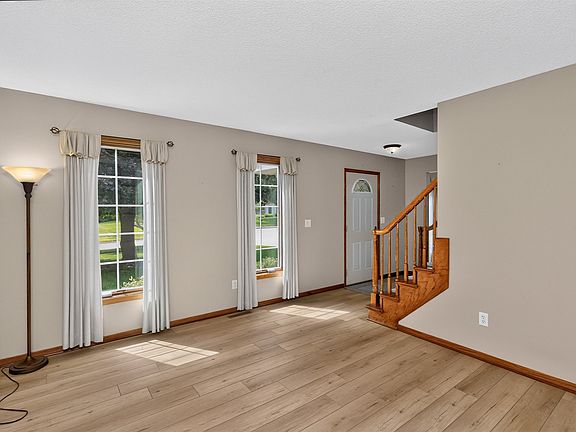 4th image of 5849 Brentwood Cir