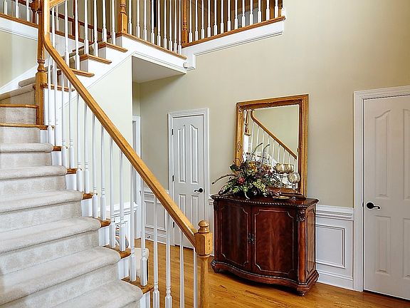 2-Story Foyer