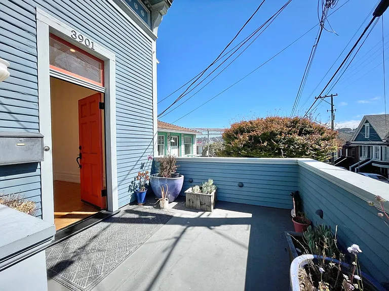 3901-3901 1/2 Folsom Street — Photo 3