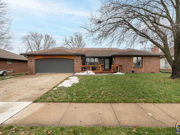 1730 SW Arrowhead Rd, Topeka, KS 66604
