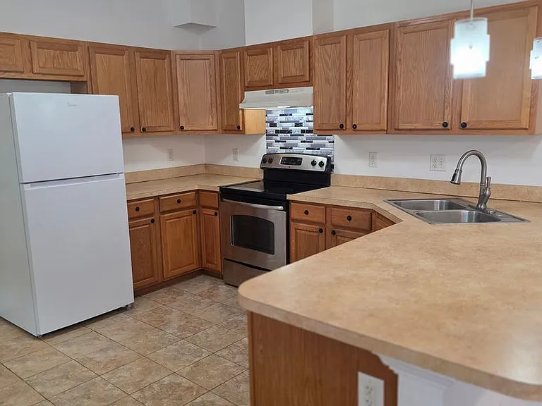 2675 Ernest St — Photo 10