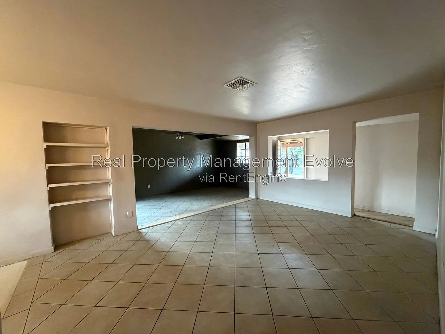 3 bed, 2.0 bath, 1437 sqft, $2,000 — Photo 4