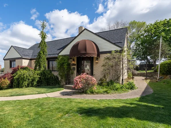 142 Green Dr, Pittsburgh, PA 15236
