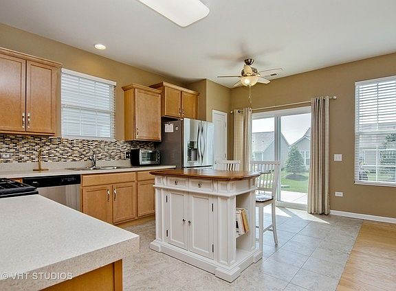 5th image of 2916 Stoney Creek Dr