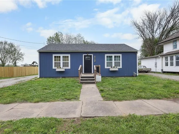 1002 5th St, Osawatomie, KS 66064