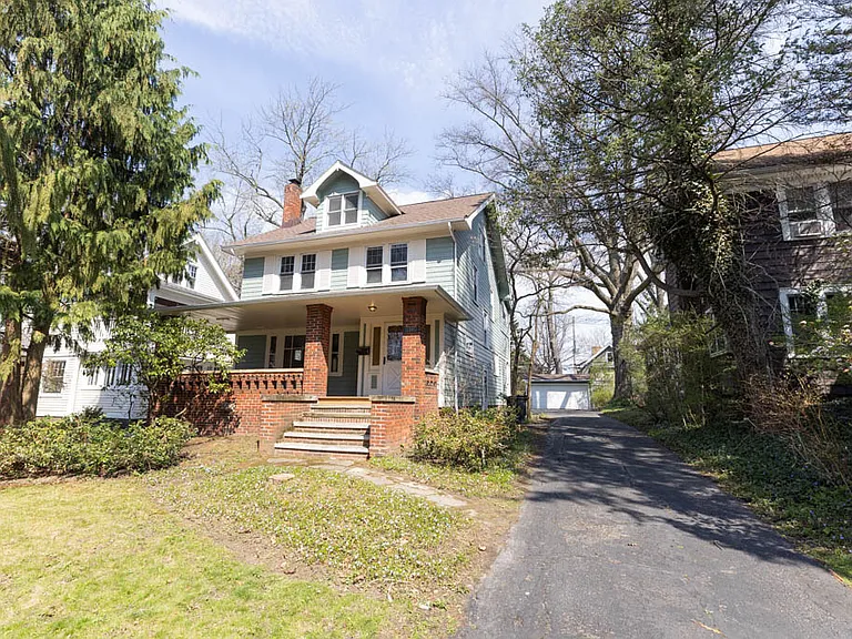 3115 Essex Rd — Photo 1