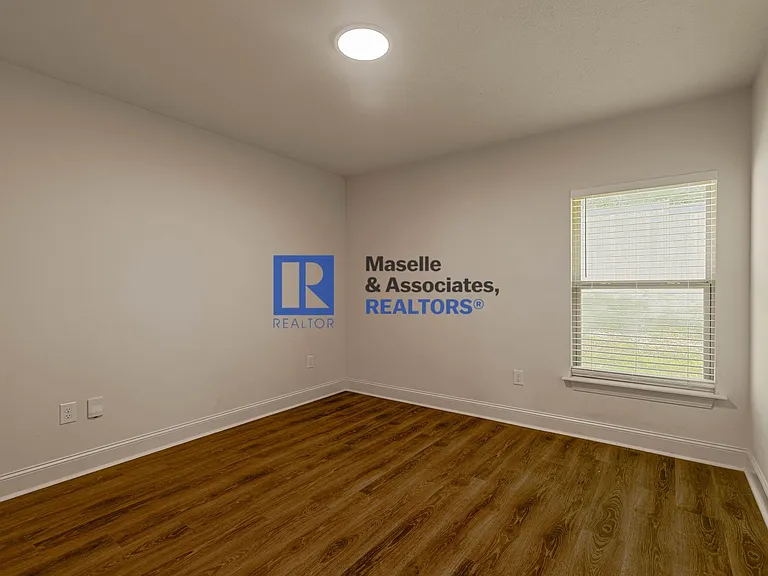 509 Silver Hill Dr — Photo 33