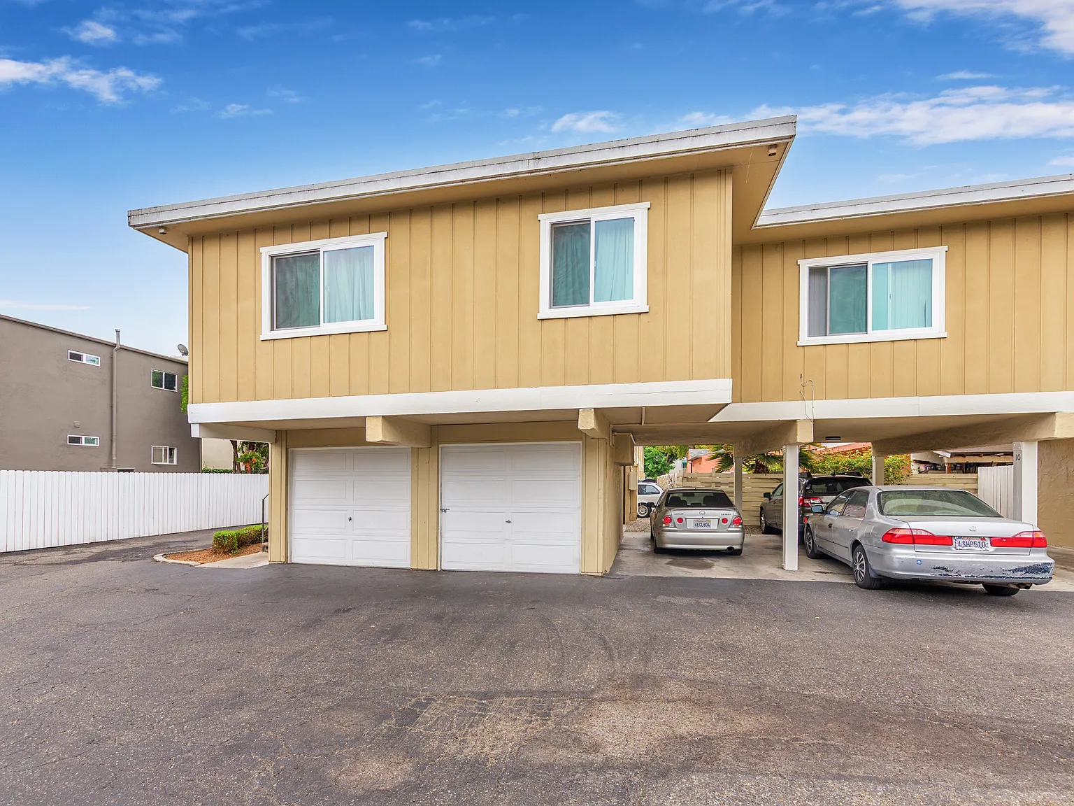 Ivy Arrellaga Apartments — Photo 2