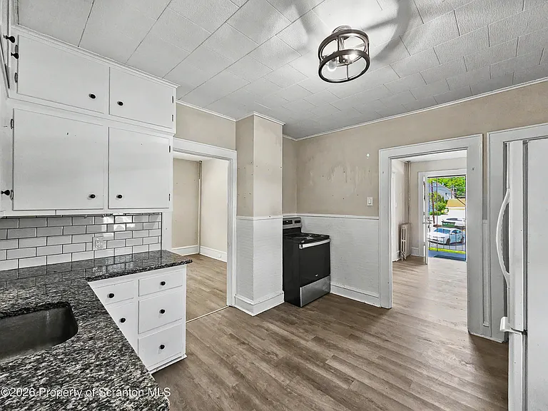 405 Fig St #HOUSE — Photo 4