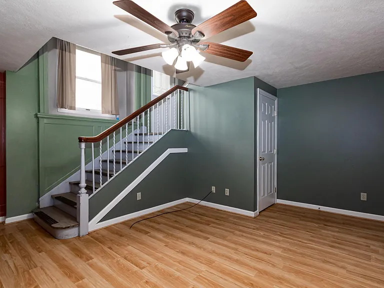 214 Wall St — Photo 2