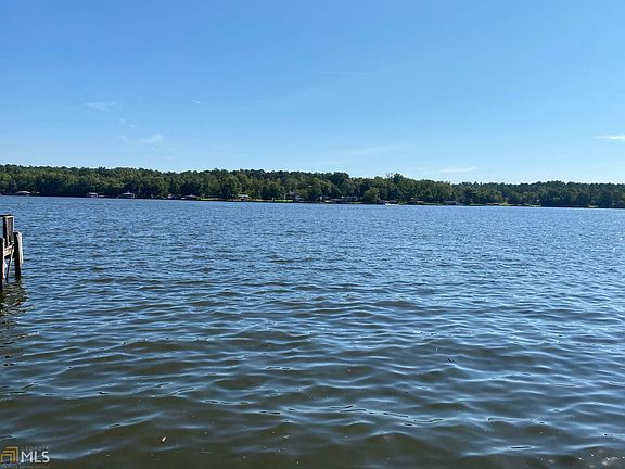 4th image of 247-247 Lakeshore Dr #A