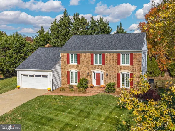 12816 Cross Creek Ln, Herndon, VA 20171