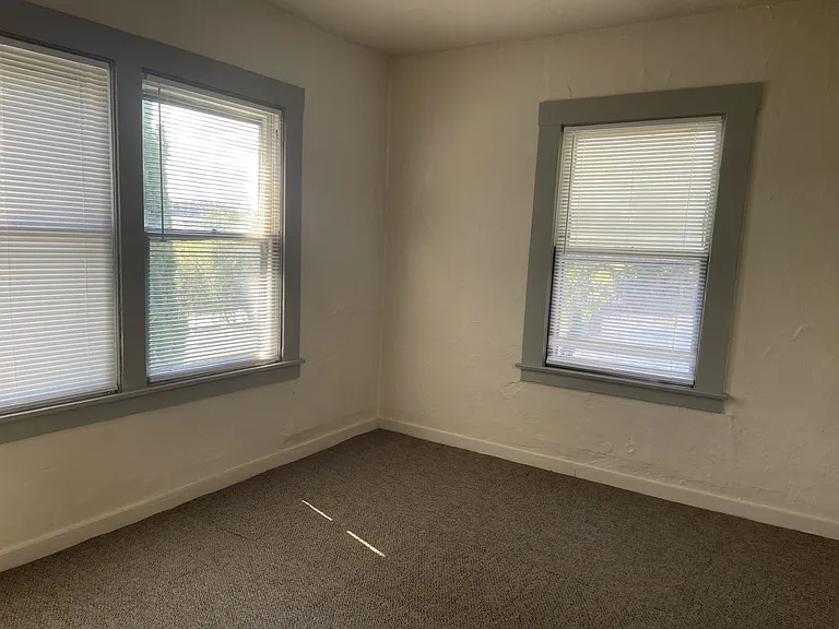 Walking Distance to Water Front- Multiple Applications Pending — Photo 9