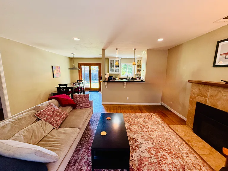 2849 Cypress St — Photo 5