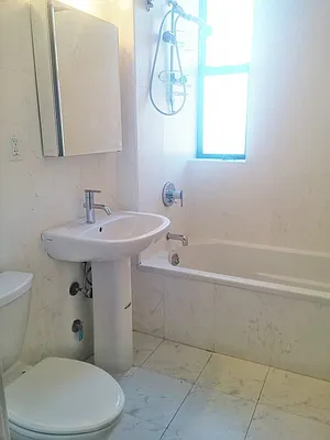 Rented by Bohemia Realty Group | media 10