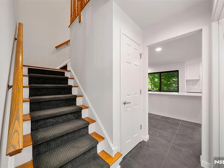 408 Dogwood Ct — Photo 19