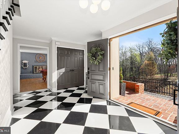 5th image of 2102 Highland Ridge Dr