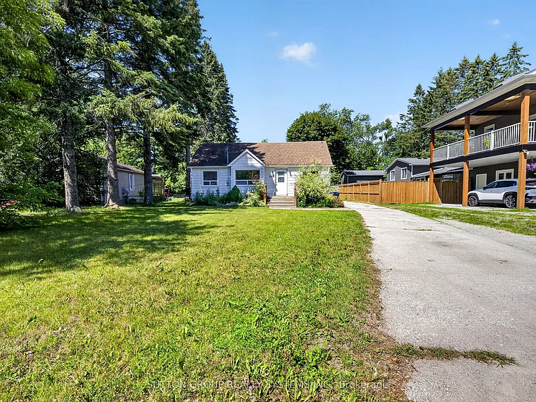 2082 Lilac Dr — Photo 28