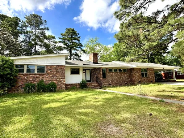 3024 Brechin Rd, Fayetteville, NC 28303