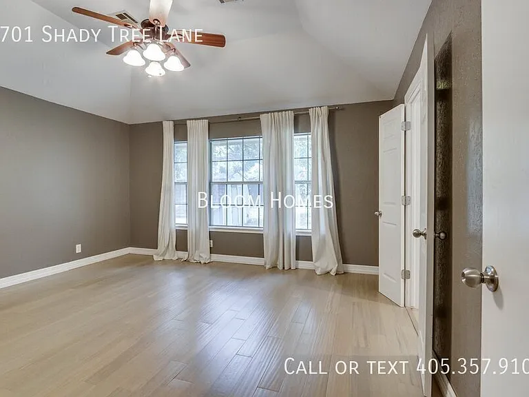 2701 Shady Tree Ln — Photo 22