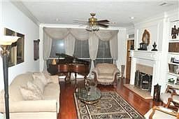 4th image of 3223 Mission Grove Dr