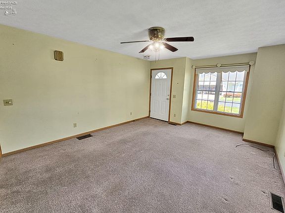 3rd image of 109 Grand Ave